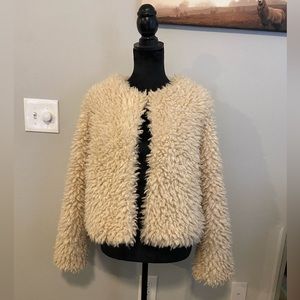 ⭐️ - Faux Fur Coat